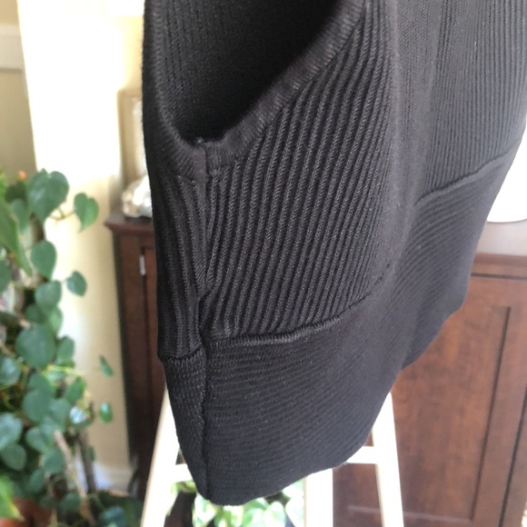 🖤NWT House Of Harlow Luxe Essential Sleeveless Top Plunged V-Neck-Women M - Picture 8 of 15